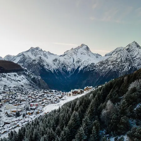 Le Sherpa Ле дез Альп